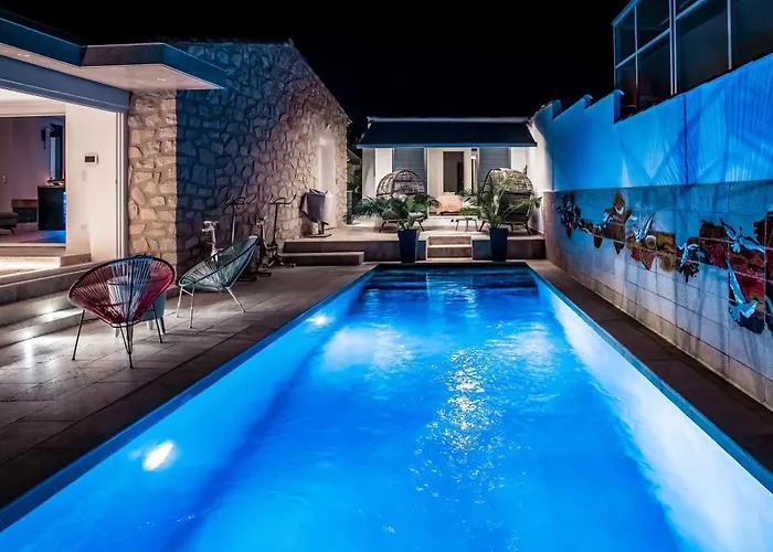 Albatros - Piscine Chauffee فيلة *